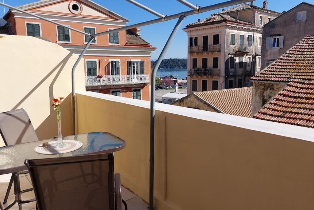 Old Port View Apartment, Διαμέρισμα Στο Κέντρο 2 Υπνοδωματίων コルフ島 エクステリア 写真