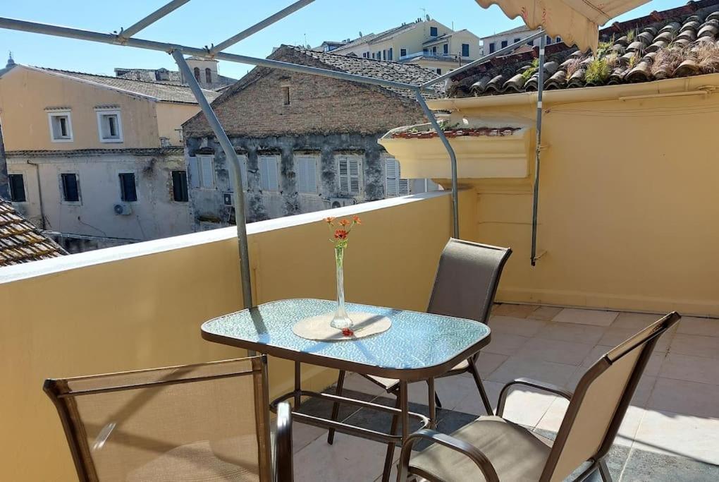 Old Port View Apartment, Διαμέρισμα Στο Κέντρο 2 Υπνοδωματίων コルフ島 エクステリア 写真