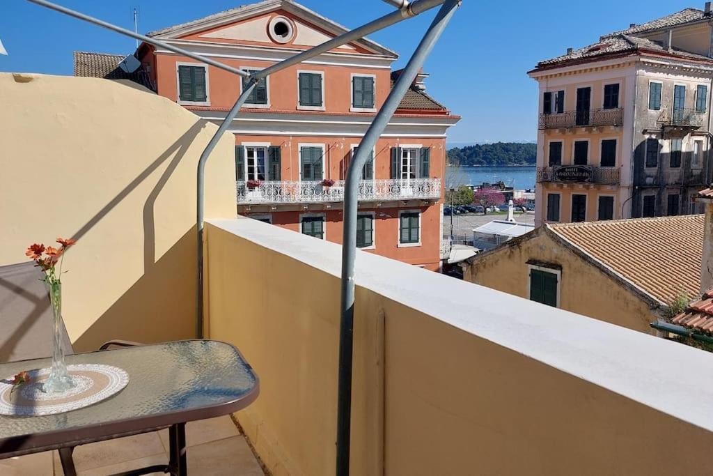 Old Port View Apartment, Διαμέρισμα Στο Κέντρο 2 Υπνοδωματίων コルフ島 エクステリア 写真